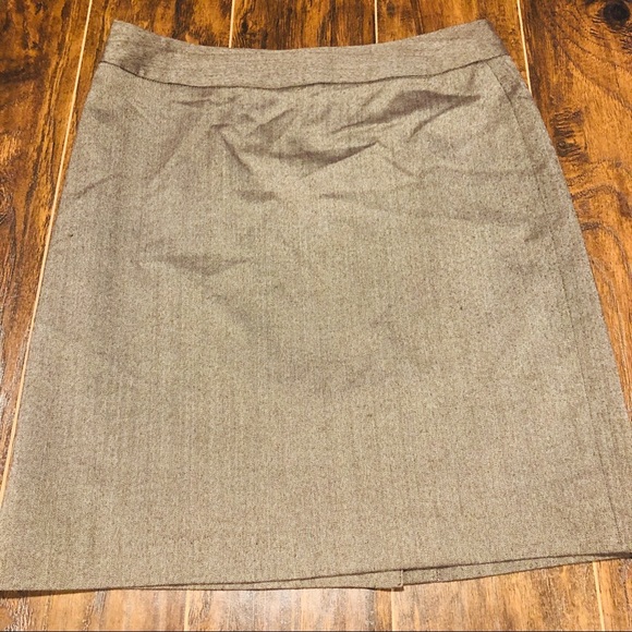 Banana Republic Dresses & Skirts - Banana Republic Midi Skirt Sz:10 Banana Republic Dresses & Skirts - Banana Republic Midi Skirt Sz:10